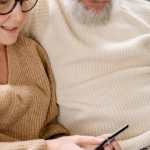 Разумный подход к цифровым развлечениям для старшего поколения